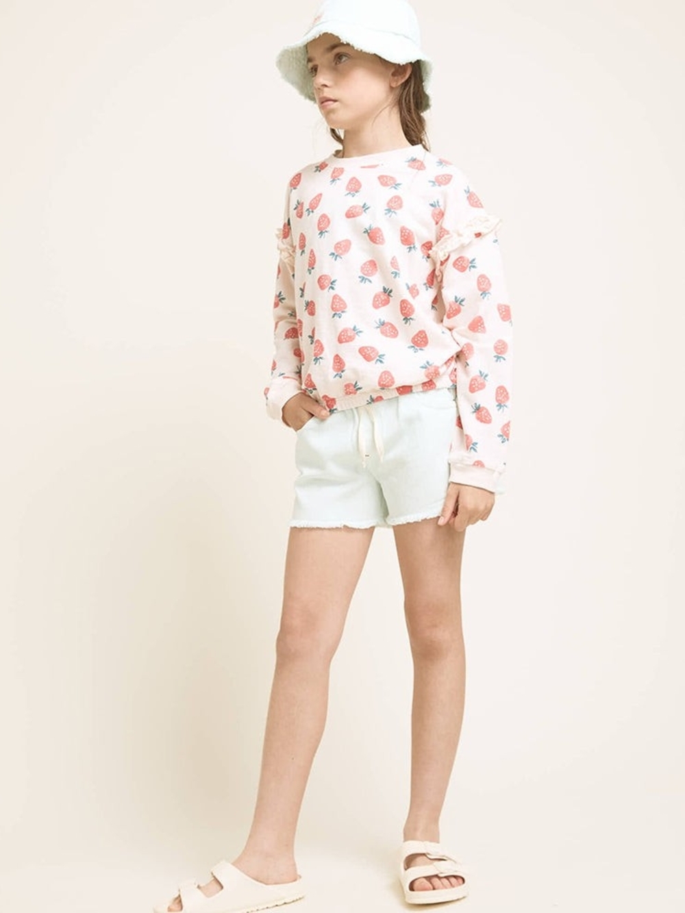 Buho Strawberry Sweatshirt 6y
